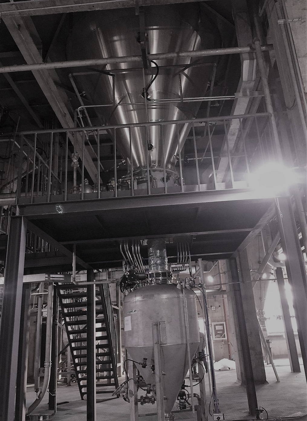 Dense phase pneumatic conveying of Pigments